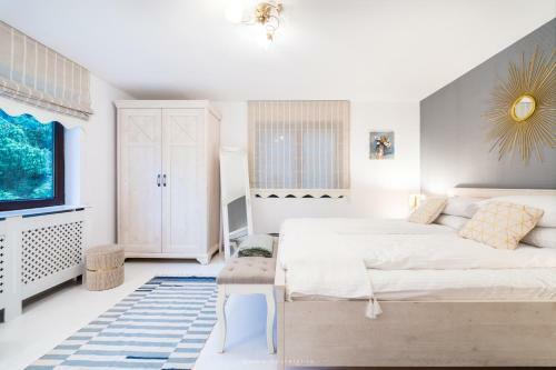 Villa River House