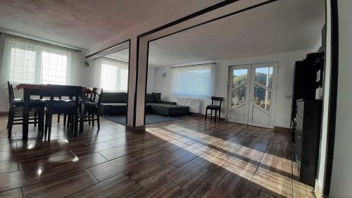 Casa In Curte La Zavate