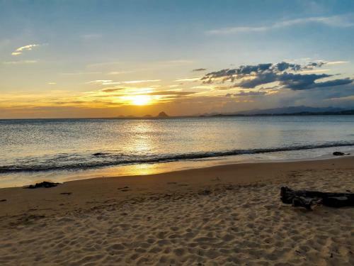 �timo Apartamento Na Praia Dos Castelhanos Com Wi-fi