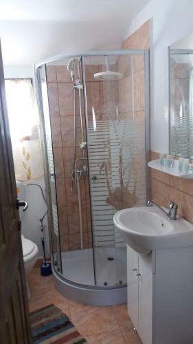 Conplex Traditional Casuta Bunicilor-breb