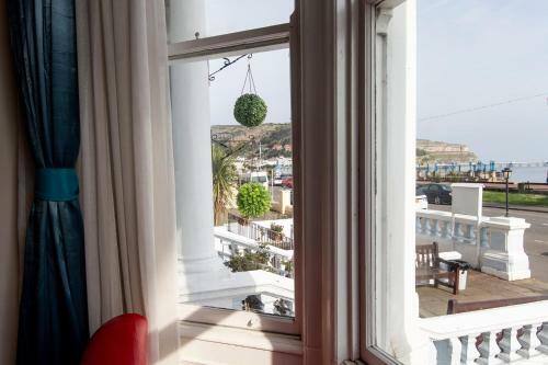 Iris Hotel