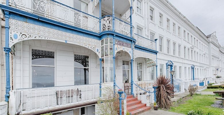 Whitehouse Hotel