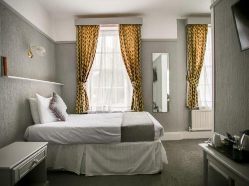 The Murray Arms Hotel