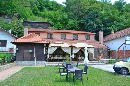 Bed & Breakfast Podrum Miljevi?