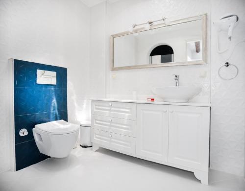 Hotel Flag Suites +12