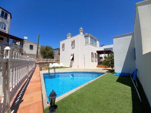 Villa Small Family