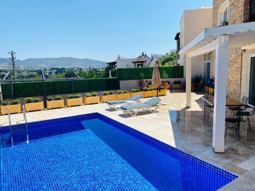 Apartamento Bitez Located Duplex House With Private Pool And Garage
