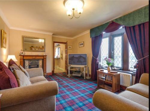 The Old School And Betty's B&B