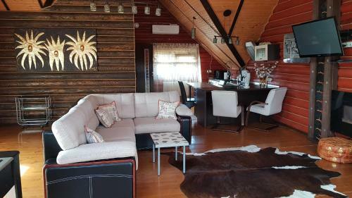 Luxury Villa With Pool And Sauna