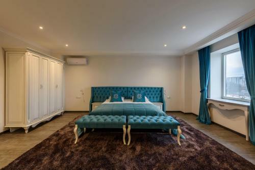 Hotel Grand Royal