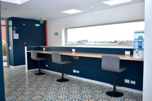 Em Budget Hotel Corferias