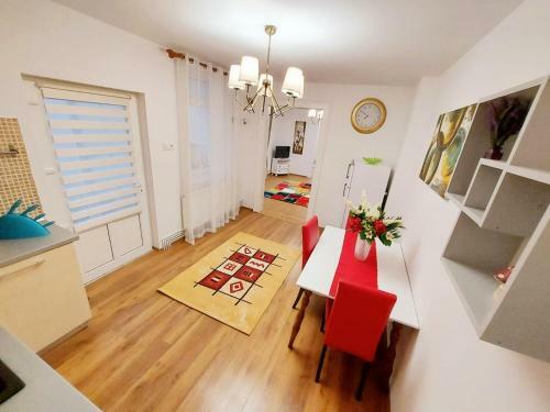 Casa Du?a - Apartament Crisstina