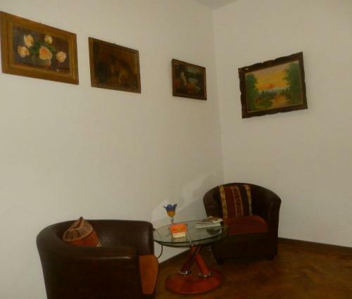 Hostal 4 Rooms Piata Sfatului