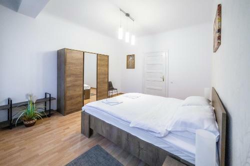 Apartament Dinicu