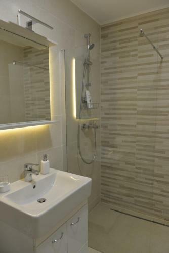 Coresi Deluxe Apartment