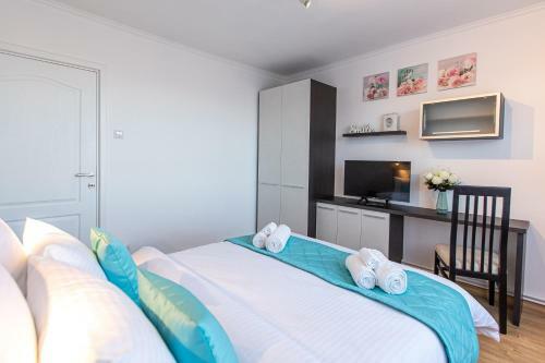 Laurentiu Apartments