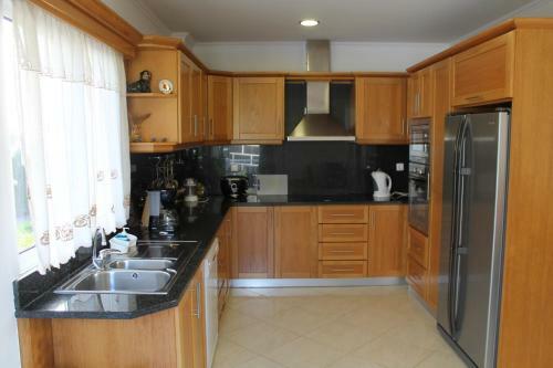 Vila Mendes Ocean Hillside View / Arco Da Calheta