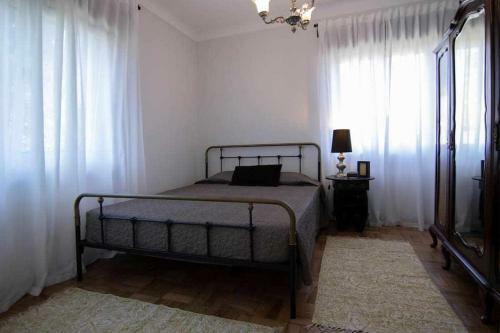 Casa Mi� Localizada Em Pleno Centro Hist�rico