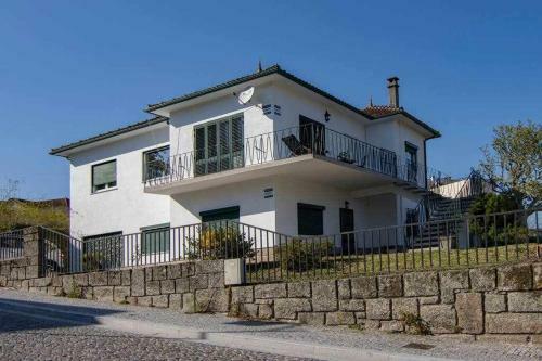 Casa Mi� Localizada Em Pleno Centro Hist�rico