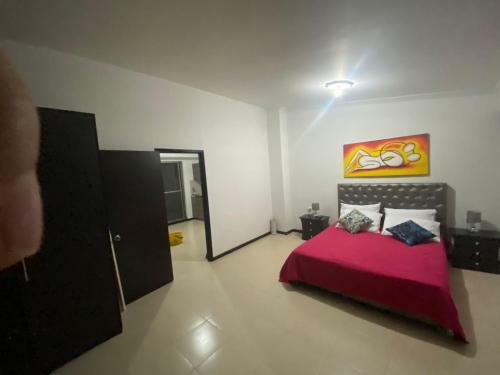 Beatiful And Spacious House In Luxury Condominium
