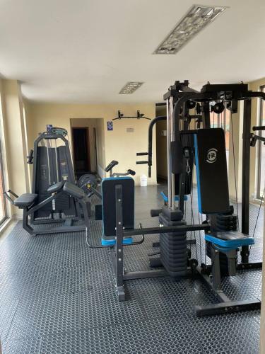 Beatiful And Spacious House In Luxury Condominium