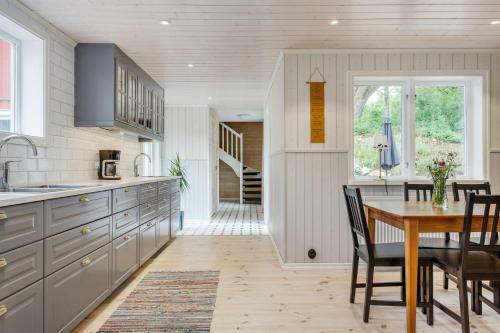 Large Vacationhome With A Modern Design