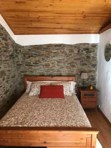 Captivating 2-bed House In Arganil