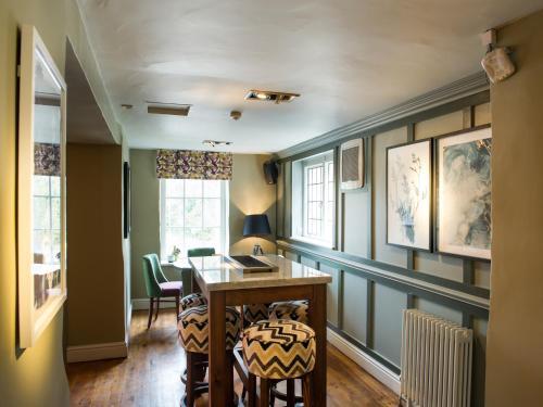 Innkeeper's Lodge Godalming