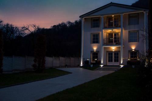 Hostal Green Hill Villa