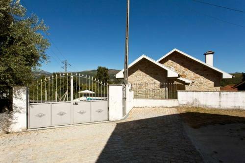 Casa Na Aldeia / House In Village