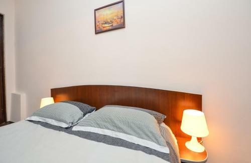 Adam And Eve Luxury Apartments
