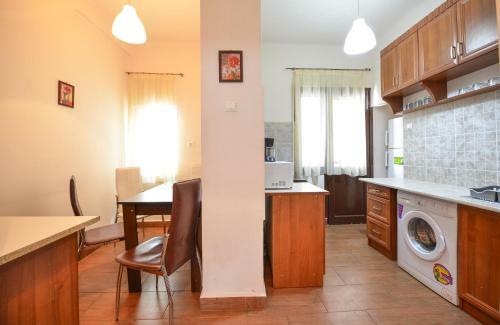 Adam And Eve Luxury Apartments