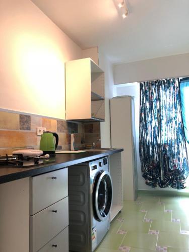 Green Apartment 6