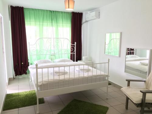 Green Apartment 6