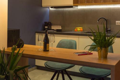Urban Oasis Apartments With Parking