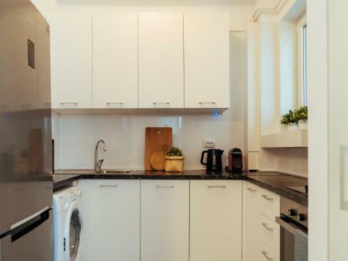 Alba Apartment On Calea Victoriei