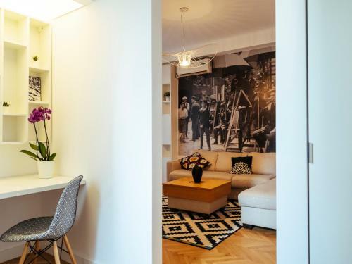 Alba Apartment On Calea Victoriei