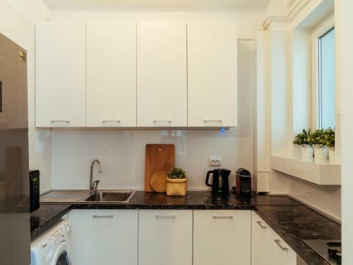 Alba Apartment On Calea Victoriei