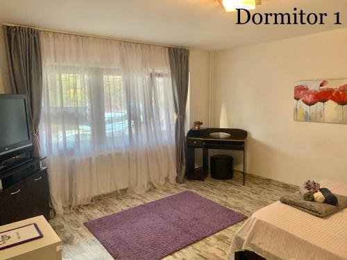 City Center- Huge Private Room