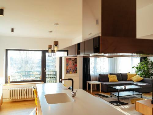 Central Modern Design Apartment
