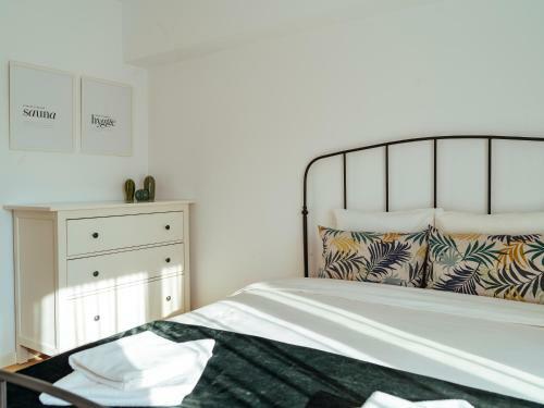 Central Modern Design Apartment