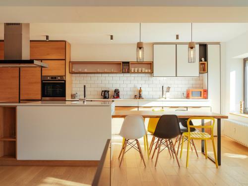 Central Modern Design Apartment
