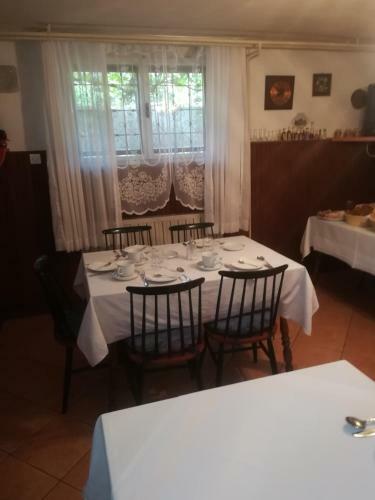 Hostal Apartments And Rooms Cerkovnik