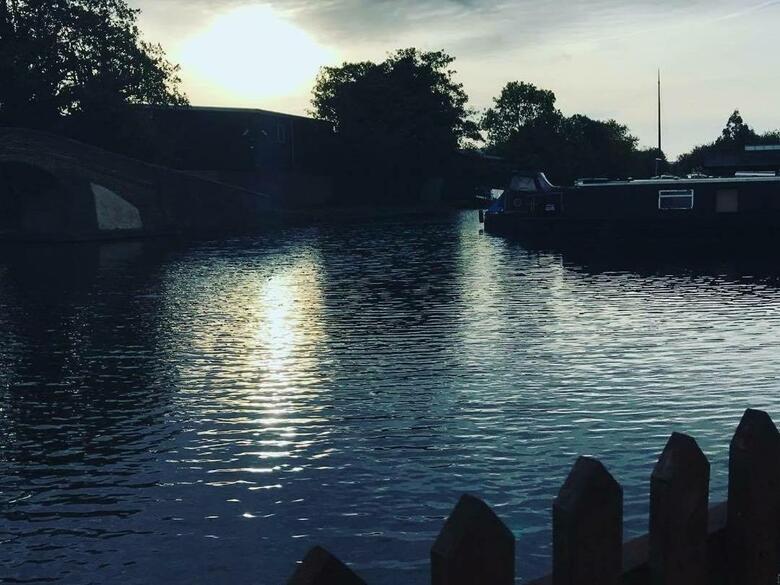 Posada The Watersedge, Canal Cottages