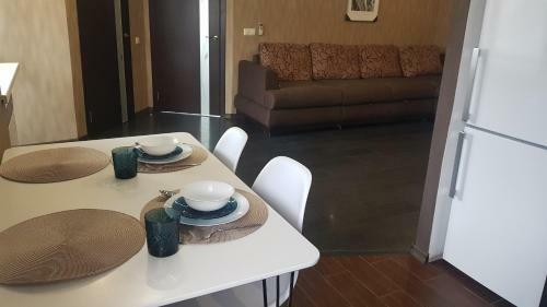 Apartment On Titova