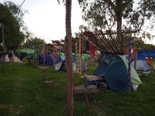 Sansue�a Hostal Campamento