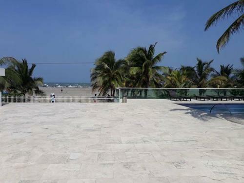 Apartamento Amplio Apt De 3 Alcobas Edificio Primera Linea De Playa