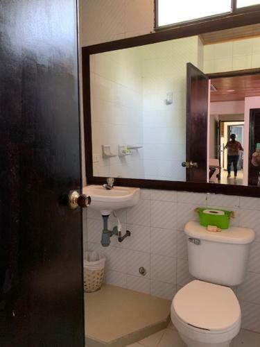 Apartamento Bueno, Bonito Y Barato