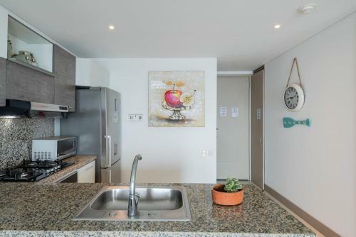 Relaxing 1 Br Beachfront Apartment W Wifi And Pool