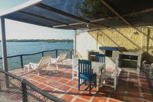 Isla Remanso: Paradise On Earth.